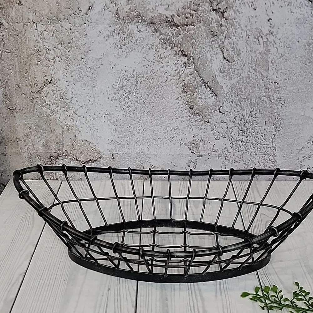Black Metal Wire Serving Basket